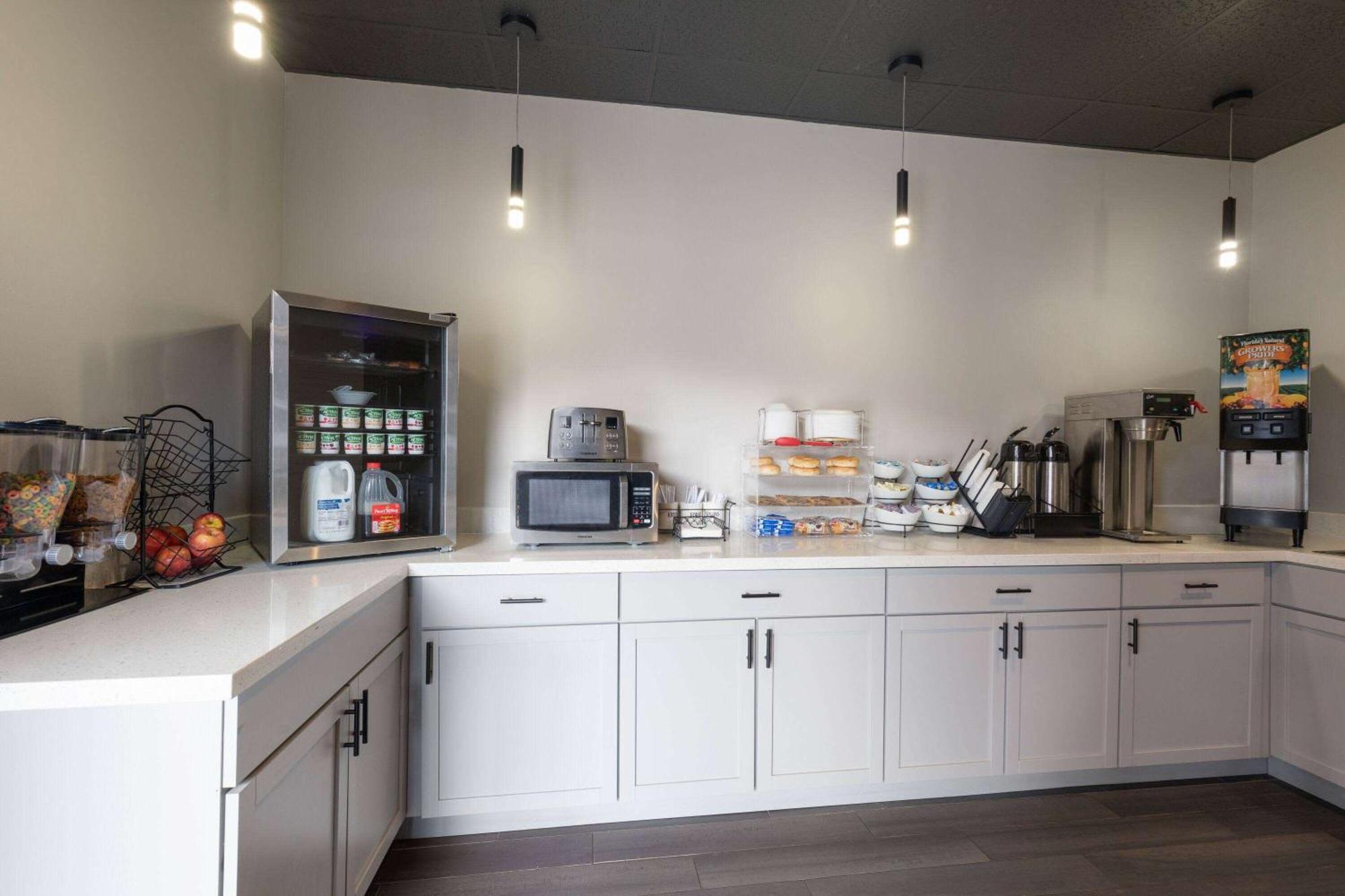 Ramada By Wyndham Studio Suites Dothan Eksteriør billede