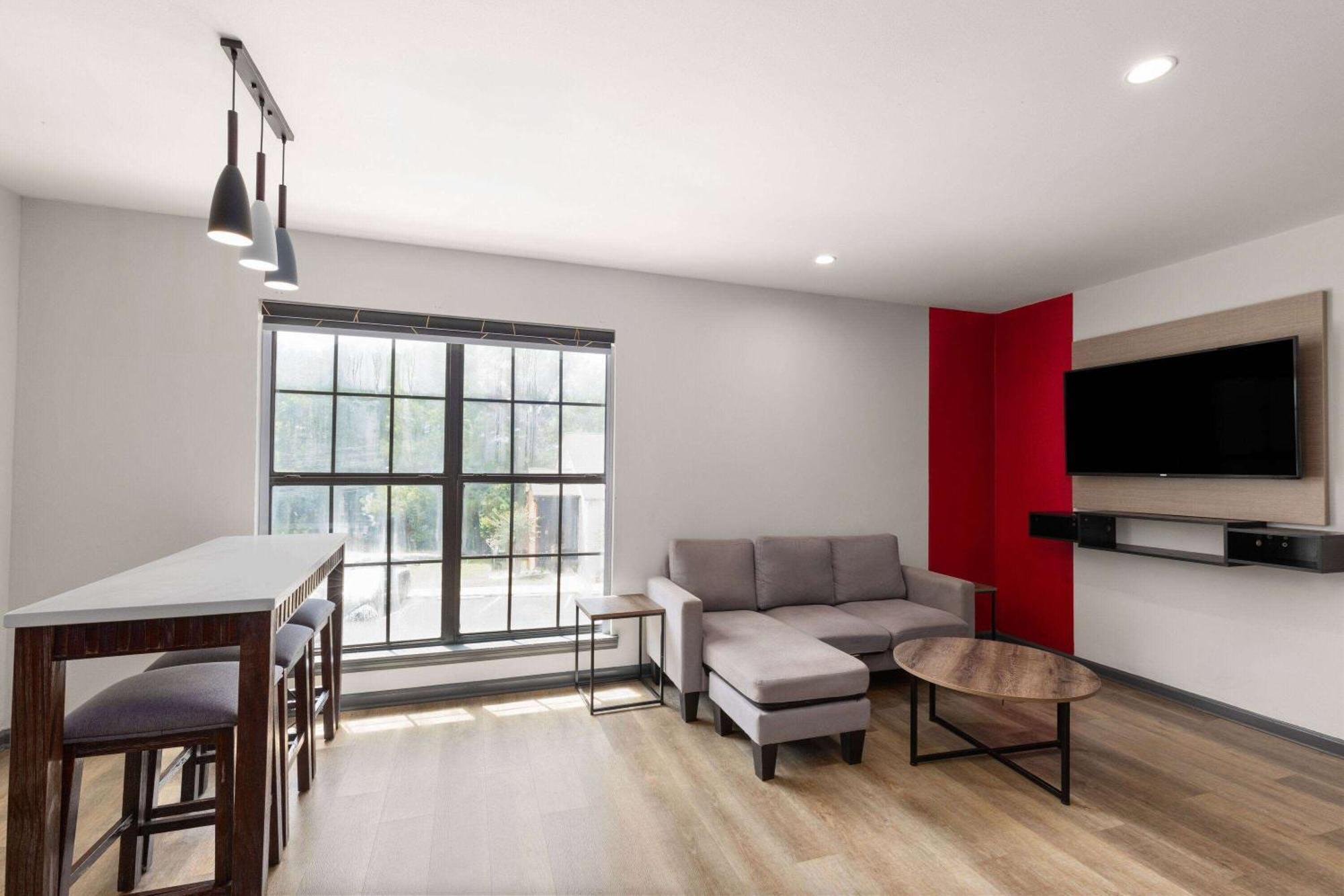 Ramada By Wyndham Studio Suites Dothan Eksteriør billede