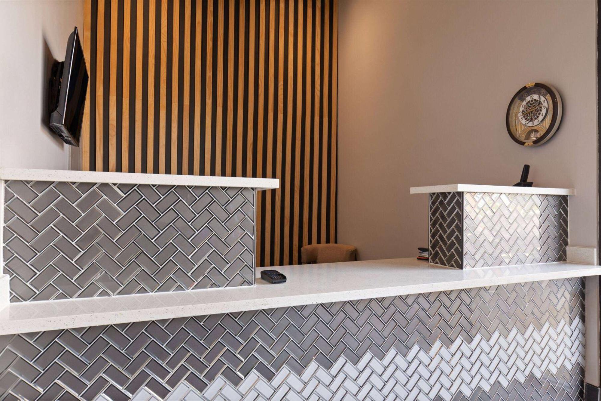 Ramada By Wyndham Studio Suites Dothan Eksteriør billede