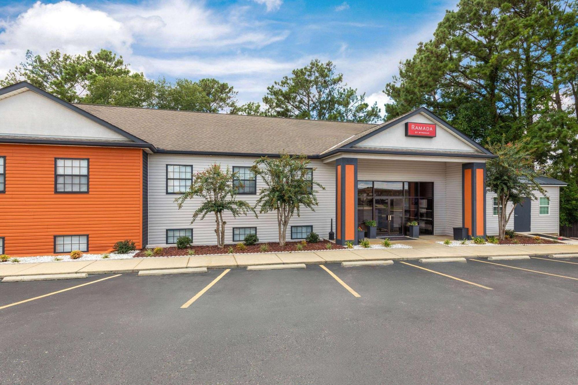 Ramada By Wyndham Studio Suites Dothan Eksteriør billede